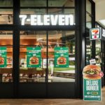 Impossible Deluxe Burger Siap Makan di 7-Eleven Singapore